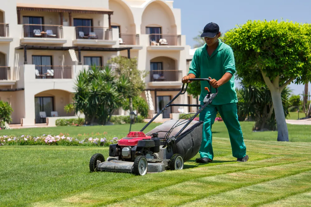 How to Price Lawn Care in 2023 (and make a PROFIT) ualawncare
