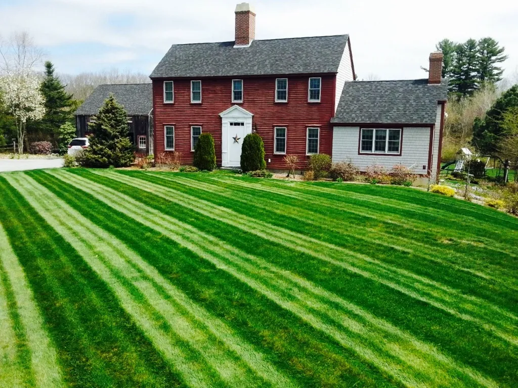 Running A Lawncare Business In Maine In 2023 ualawncare